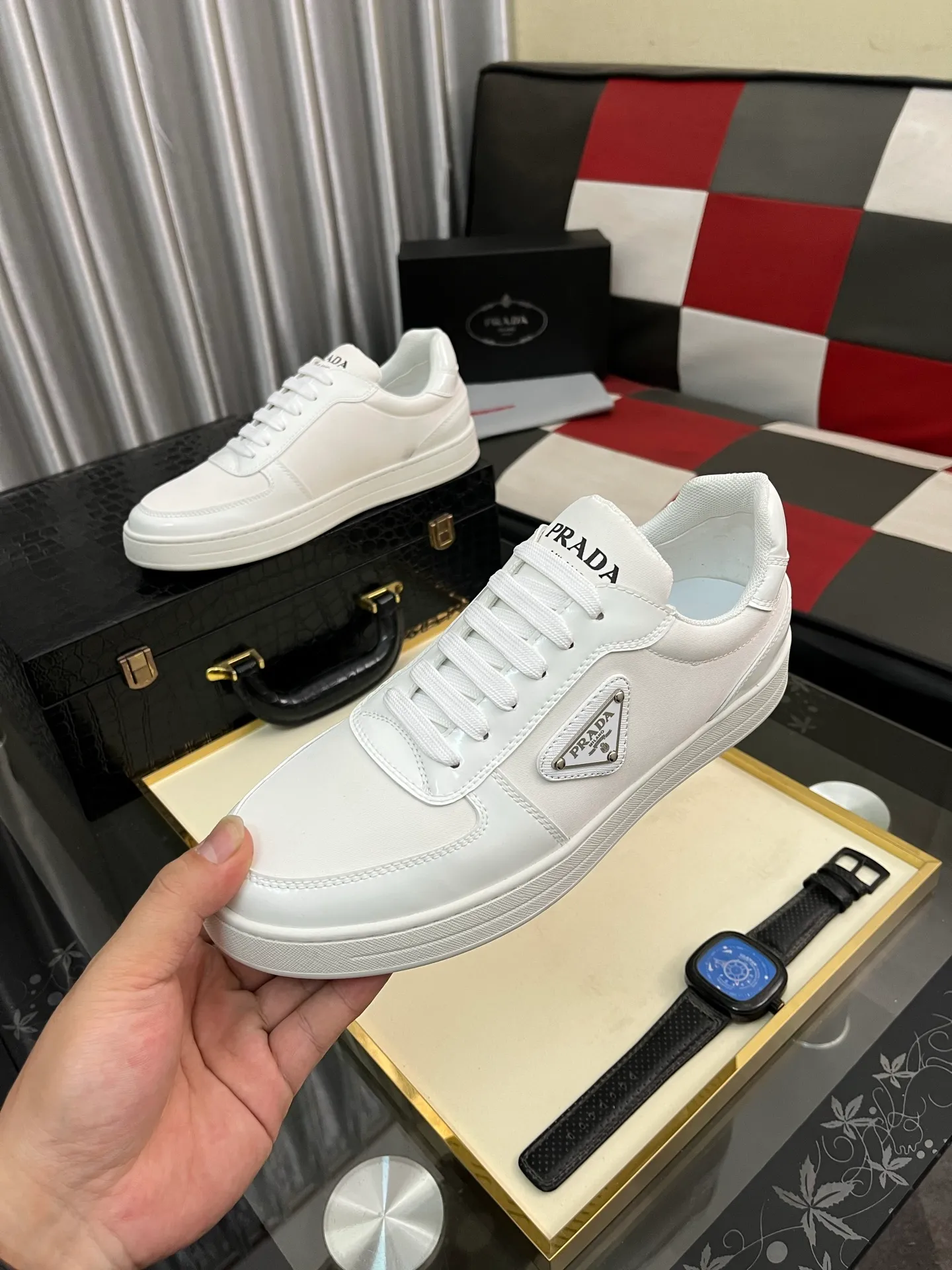 Men's shoes 💰440⌚️⌚️【PRADA】Prada ~ unique and casual style. New models from Prada official website are coming [Celebrate][Celebrate]🏃High-end brand casual shoes ➕Full set of packaging😍😍 Men's 2023 counters are on sale simultaneously, Italian imported brands select first-layer Italian cowhide. 🐑Sheepskin lining (refuses to discolor and rub feet) Sole: Original sole specially provided by the original factory 🎬Better in kind Size number: 38-444️⃣Colors available